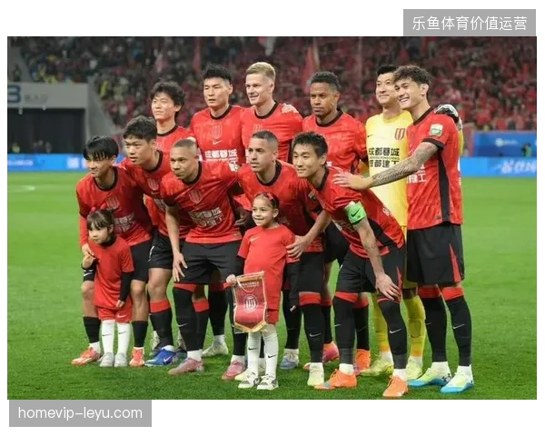 成都蓉城中场杨明洋在对阵海港比赛中数据亮眼，展现攻防俱佳能力